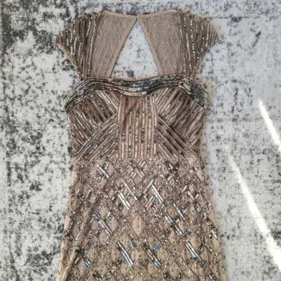 Dress - Picture 5 of 8